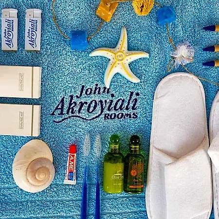 Hotel John Akroyiali *