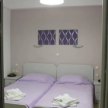Hotel John Akroyiali
