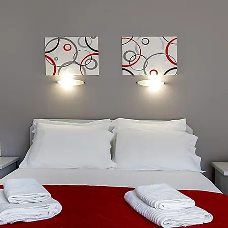 John Akroyiali Hotel Loutrá