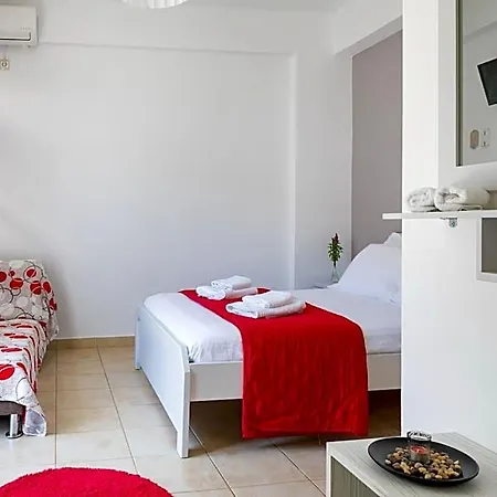 Hotel John Akroyiali