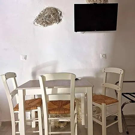 Hotel John Akroyiali Loutrá