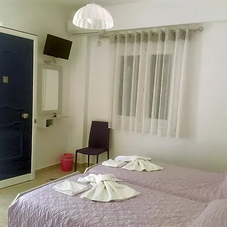 Hotel John Akroyiali